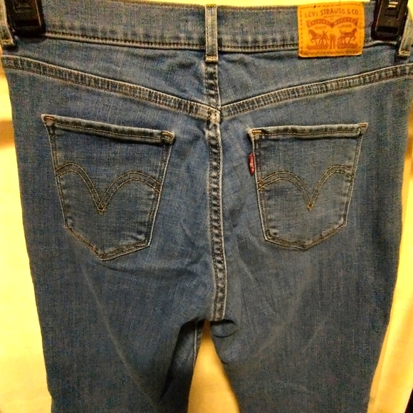 Great Pair of Levi's!! - Picture 3 of 5